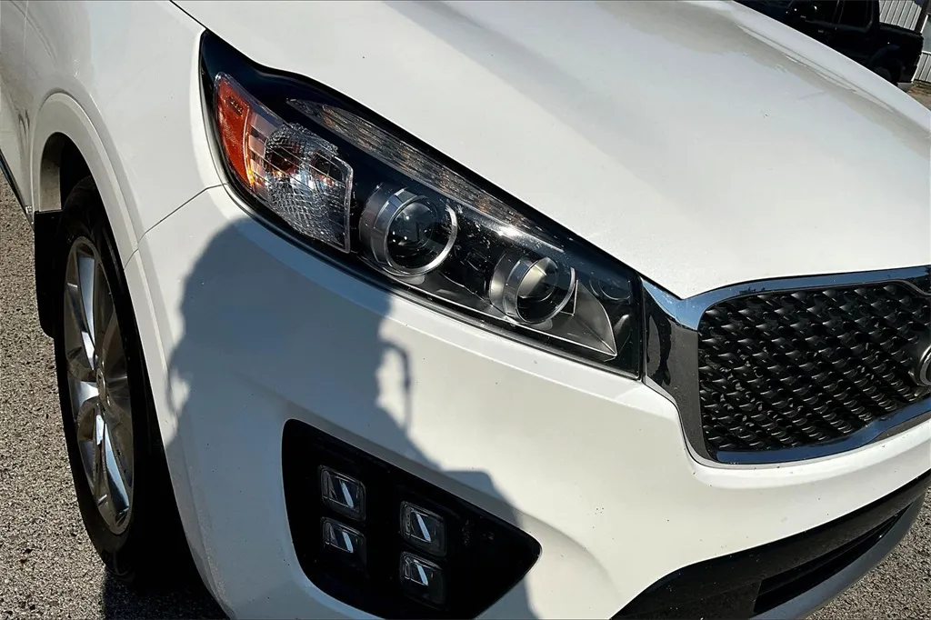 2016 Kia Sorento SX Limited photo 21