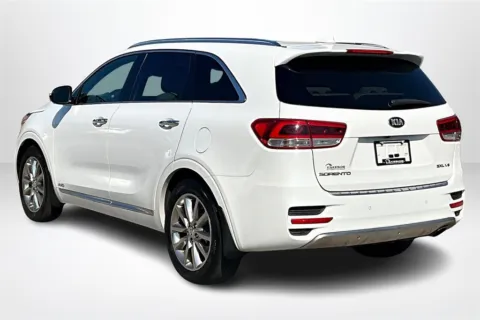 More photos of 2016 Kia Sorento SX Limited at Lakeside Automotive Group, MI