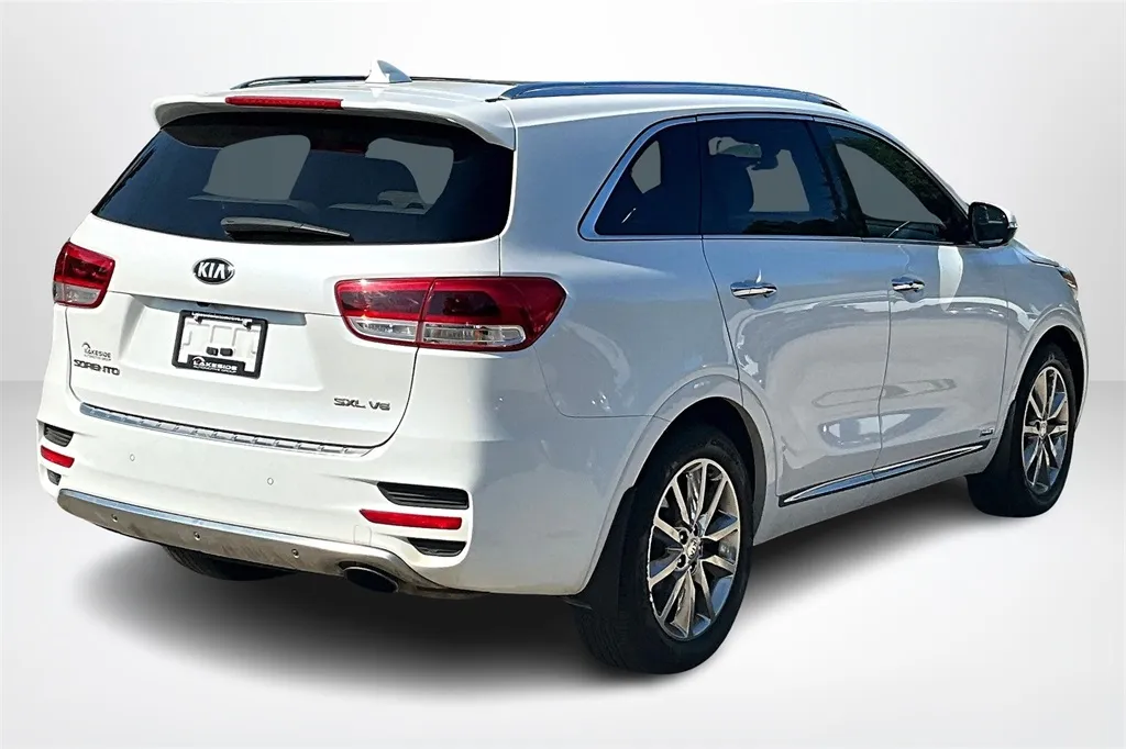2016 Kia Sorento SX Limited photo 13