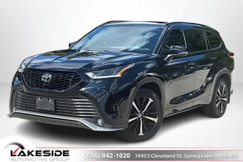 Black 2021 Toyota Highlander XSE for sale in Spring Lake, MI