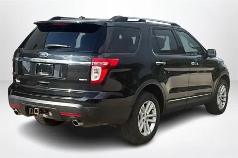 More photos of 2015 Ford Explorer XLT at Lakeside Automotive Group, MI