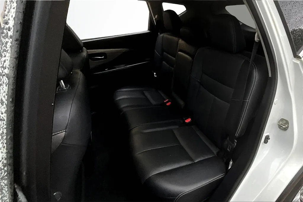 2016 Nissan Murano SL photo 15