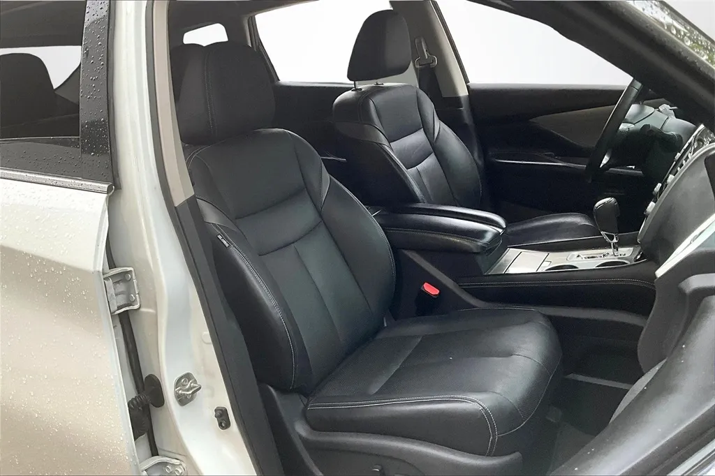 2016 Nissan Murano SL photo 17