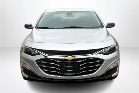 Photos of 2019 Chevrolet Malibu LT for sale in Spring Lake, MI at Lakeside Automotive Group