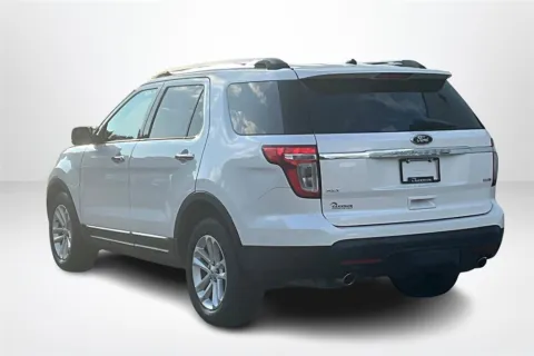 More photos of 2015 Ford Explorer XLT at Lakeside Automotive Group, MI
