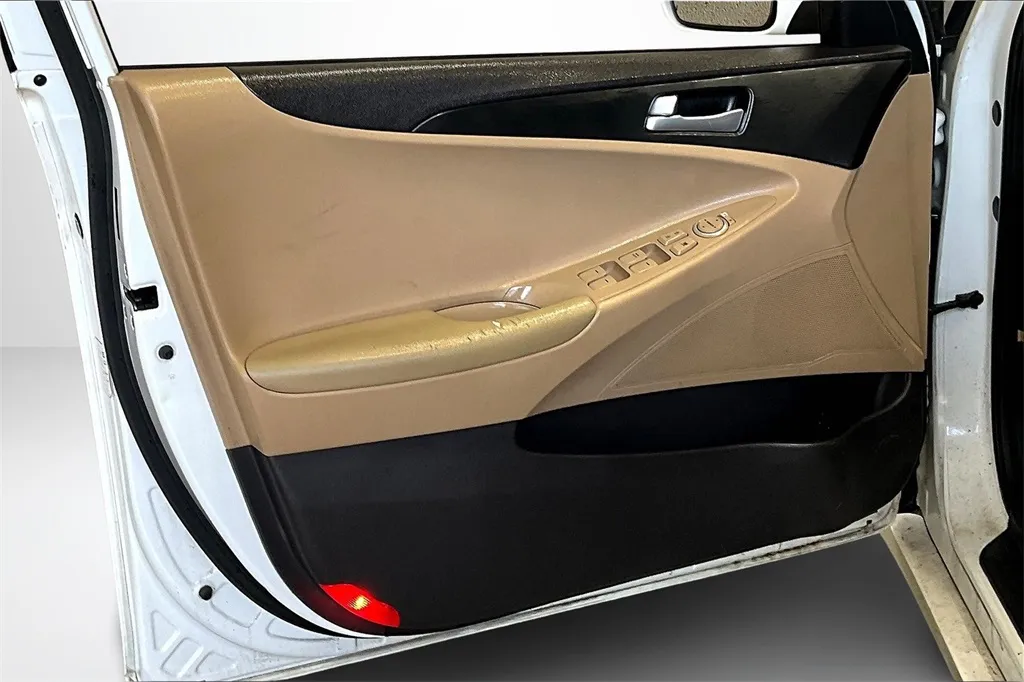 2013 Hyundai Sonata GLS photo 16