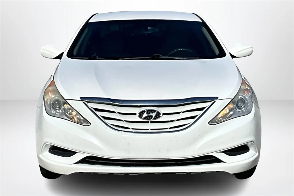2013 Hyundai Sonata GLS photo 11