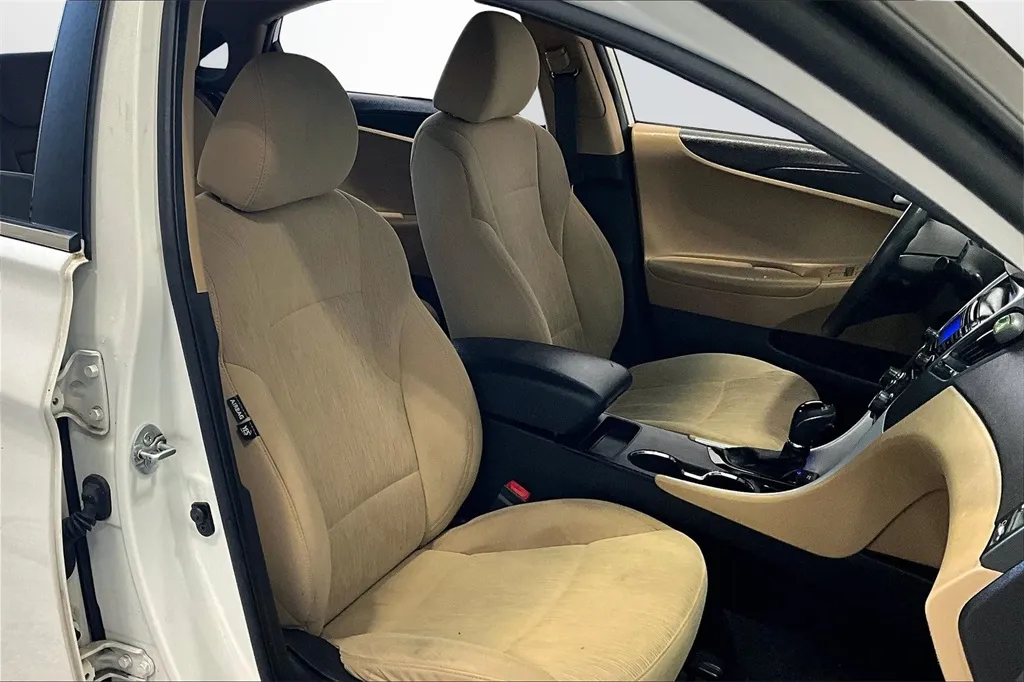 2013 Hyundai Sonata GLS photo 27