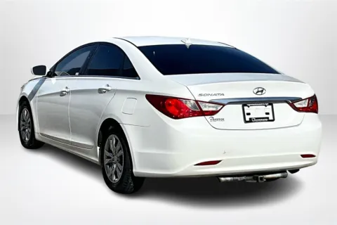 More photos of 2013 Hyundai Sonata GLS at Lakeside Automotive Group, MI