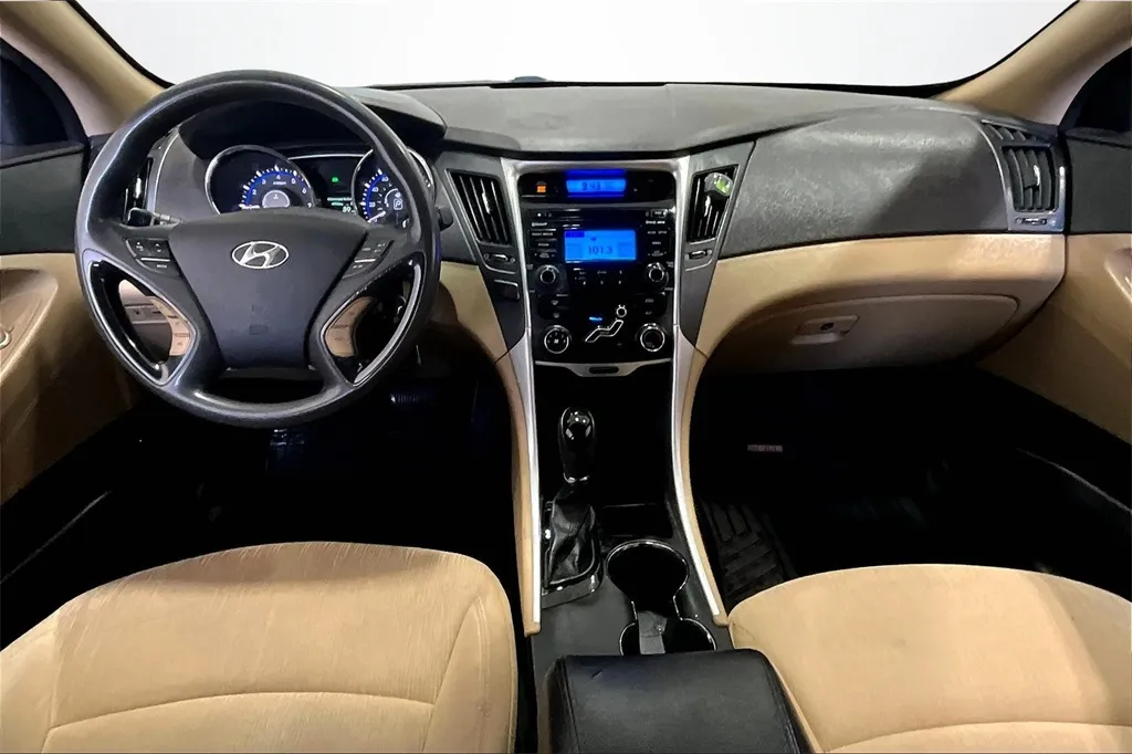 2013 Hyundai Sonata GLS photo 3