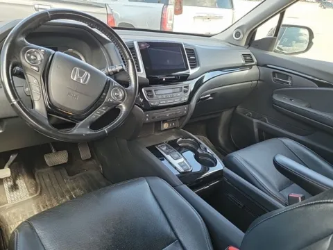 More photos of 2016 Honda Pilot Touring at Lakeside Automotive Group, MI