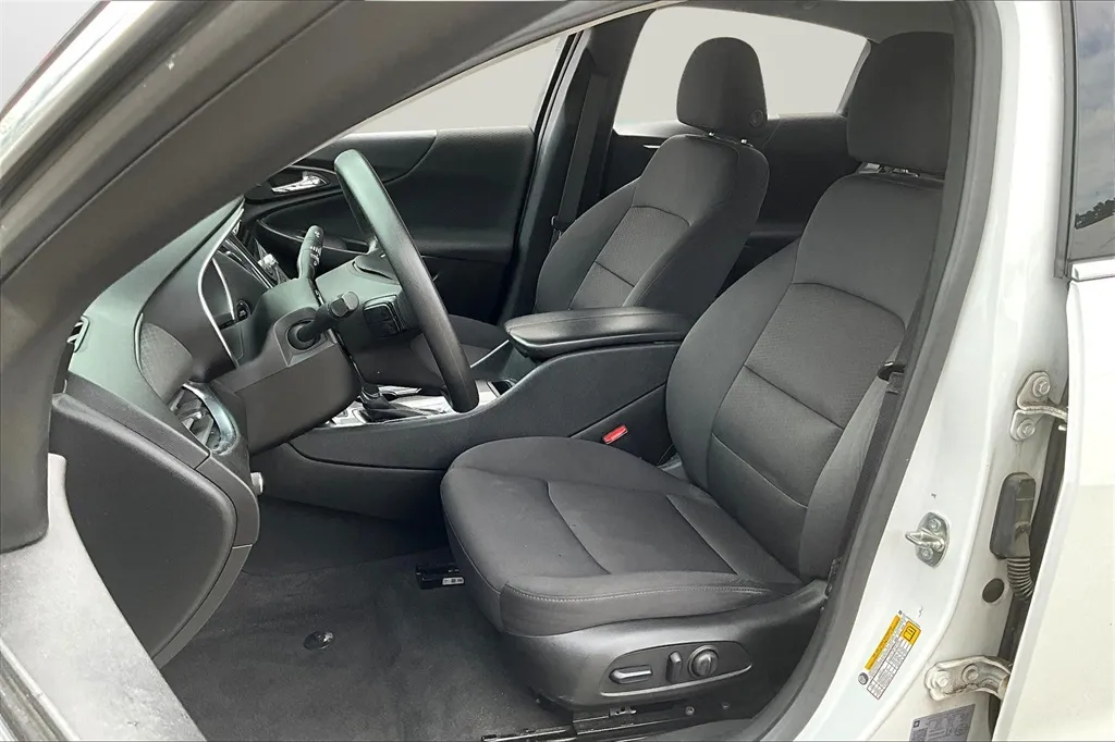 2020 Chevrolet Malibu 1LT photo 28
