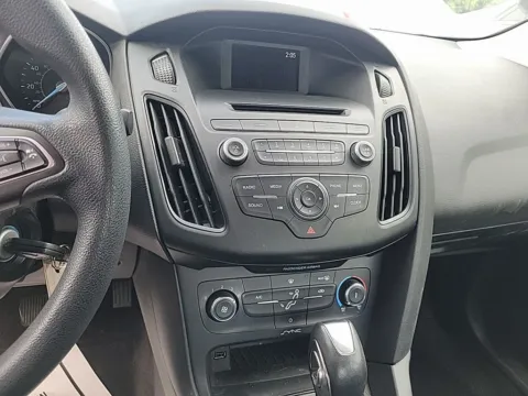More photos of 2016 Ford Focus SE at Lakeside Automotive Group, MI