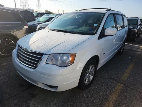 White 2008 Chrysler Town & Country Touring for sale in Spring Lake, MI