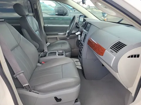 More photos of 2008 Chrysler Town & Country Touring at Lakeside Automotive Group, MI