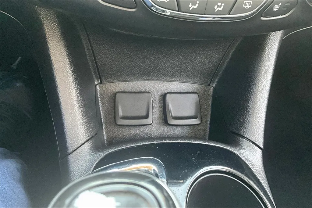 2018 Chevrolet Cruze Premier photo 6