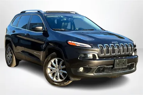 Another view of 2018 Jeep Cherokee Limited for sale in Spring Lake, MI at Lakeside Automotive Group