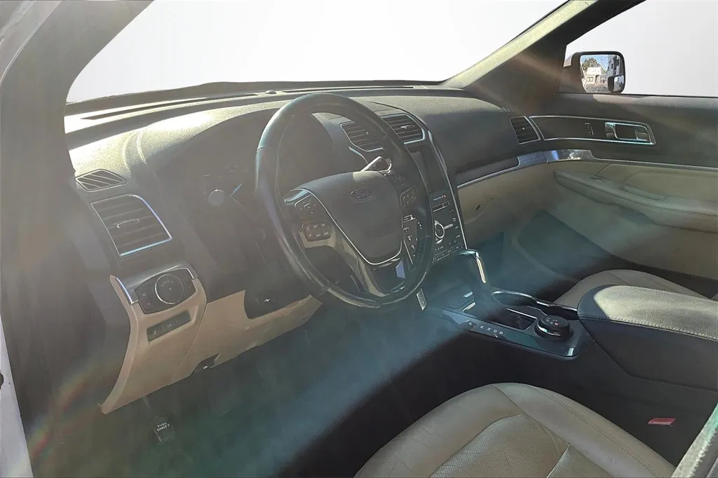 2016 Ford Explorer Limited photo 6