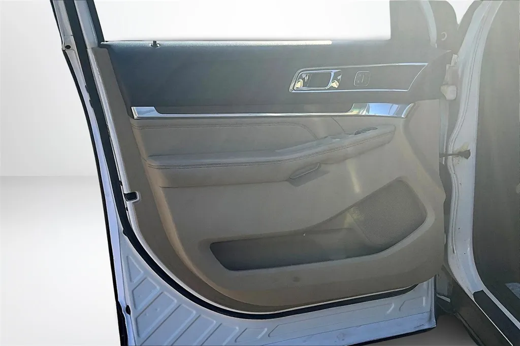 2016 Ford Explorer Limited photo 7