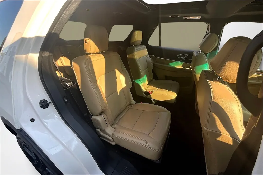 2016 Ford Explorer Limited photo 29