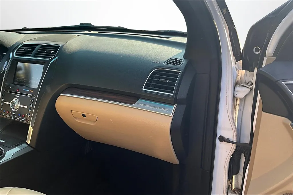 2016 Ford Explorer Limited photo 20