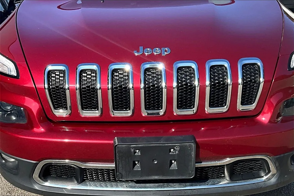 2016 Jeep Cherokee Limited photo 18