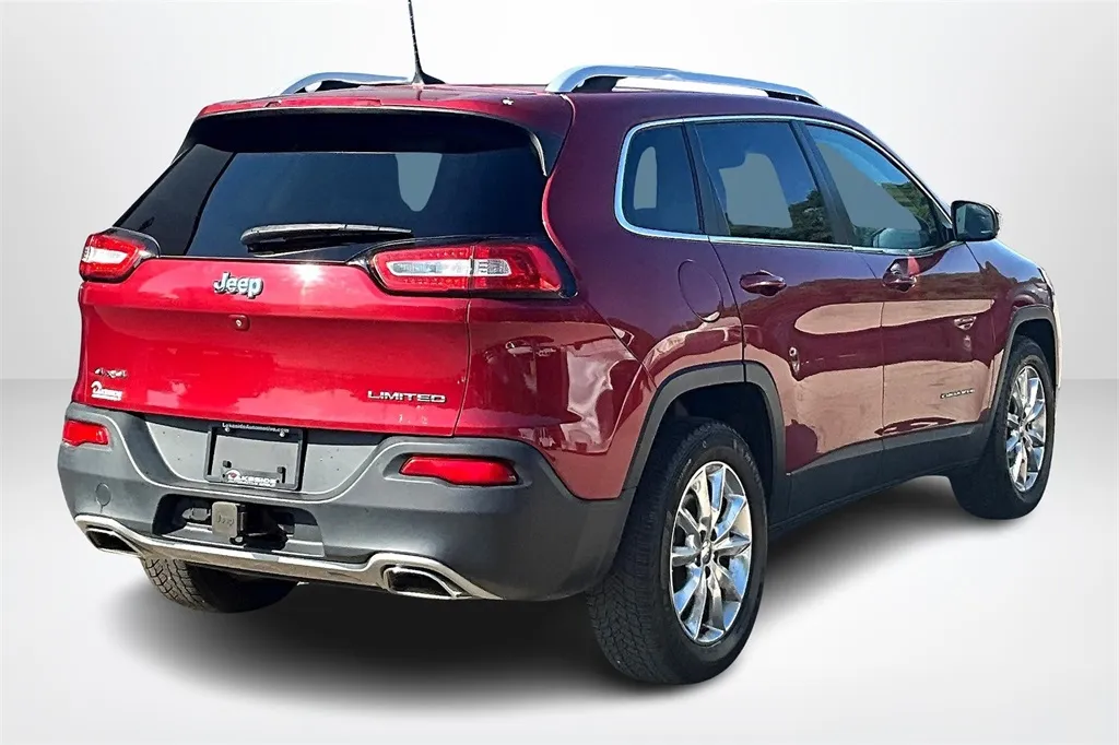 2016 Jeep Cherokee Limited photo 11