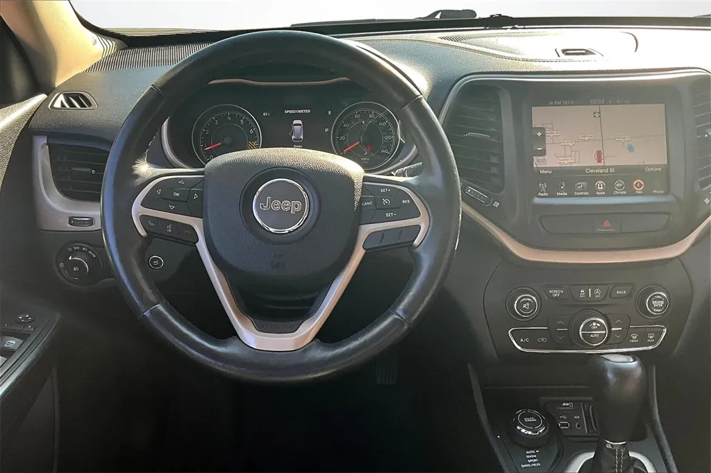 2016 Jeep Cherokee Limited photo 12
