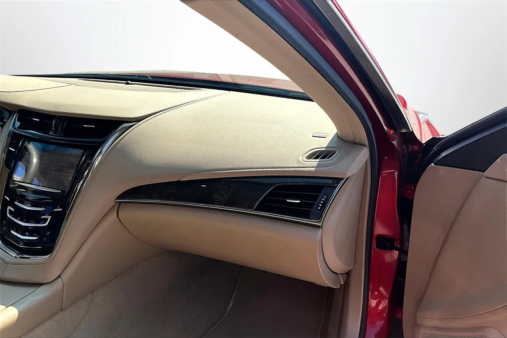 2015 Cadillac CTS Luxury photo 8