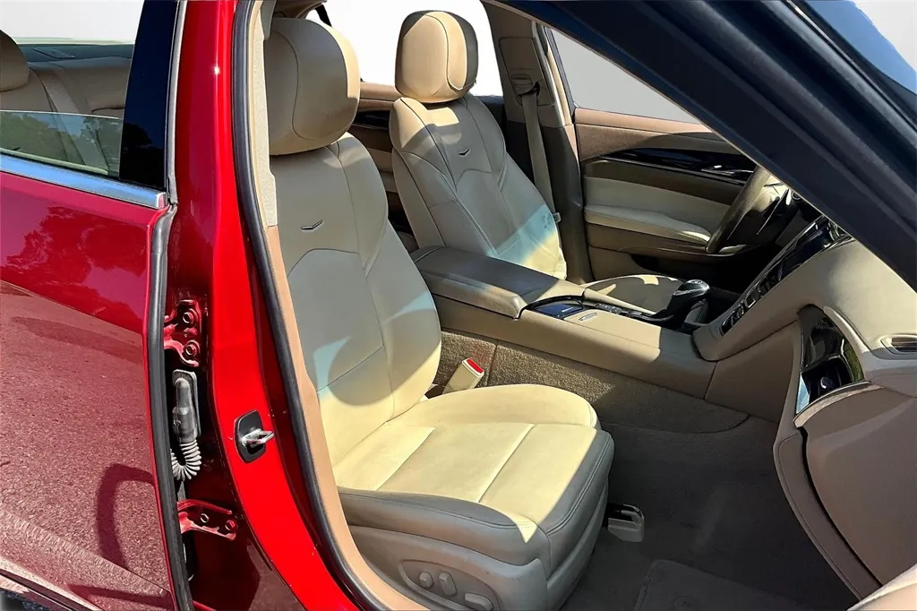 2015 Cadillac CTS Luxury photo 9