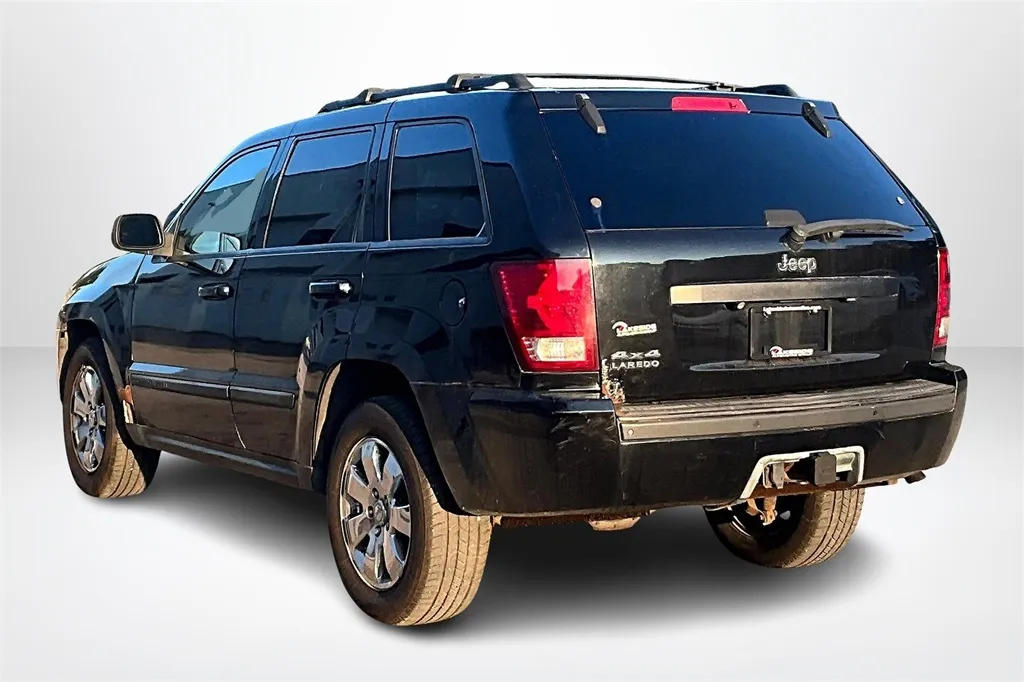 2008 Jeep Grand Cherokee Laredo photo 2