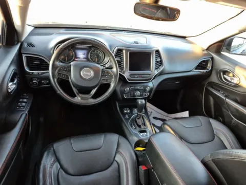 More photos of 2019 Jeep Cherokee Trailhawk at Lakeside Automotive Group, MI
