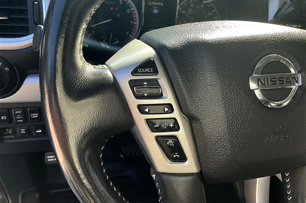 2017 Nissan Titan PRO-4X photo 16