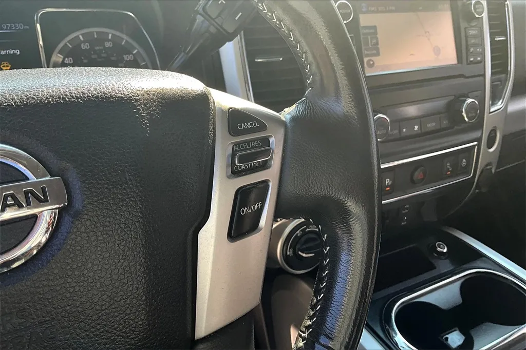 2017 Nissan Titan PRO-4X photo 26