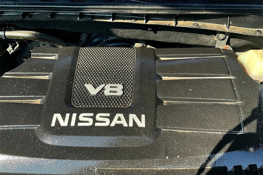 2017 Nissan Titan PRO-4X photo 32