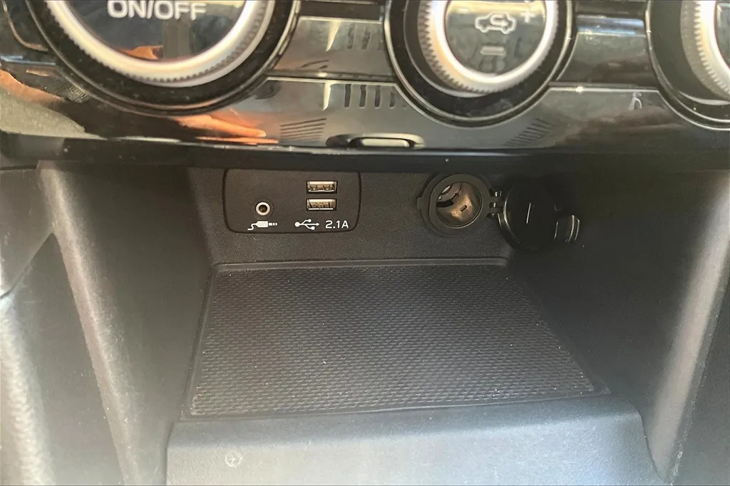 2022 Subaru Forester Premium photo 6