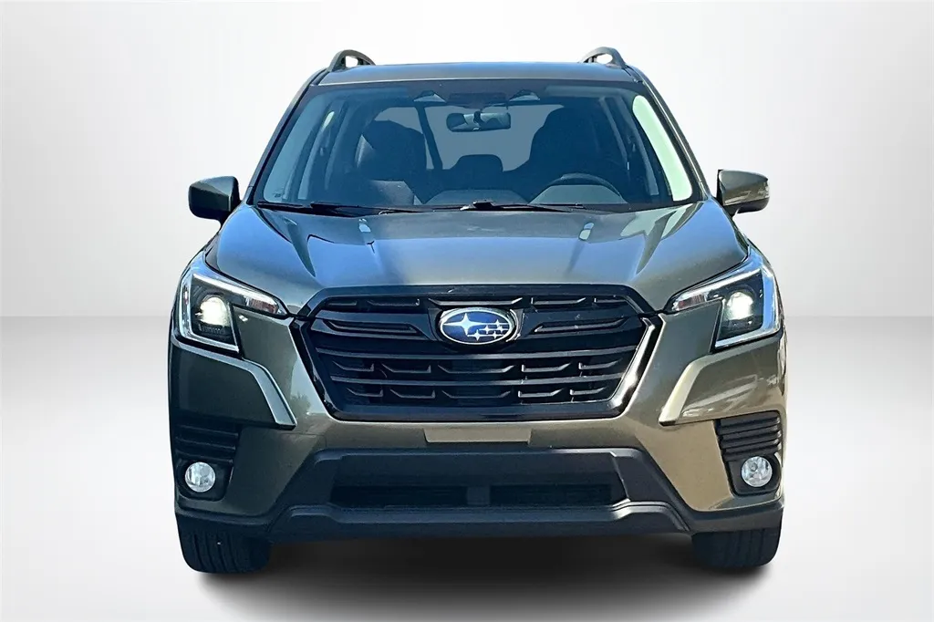 2022 Subaru Forester Premium photo 12