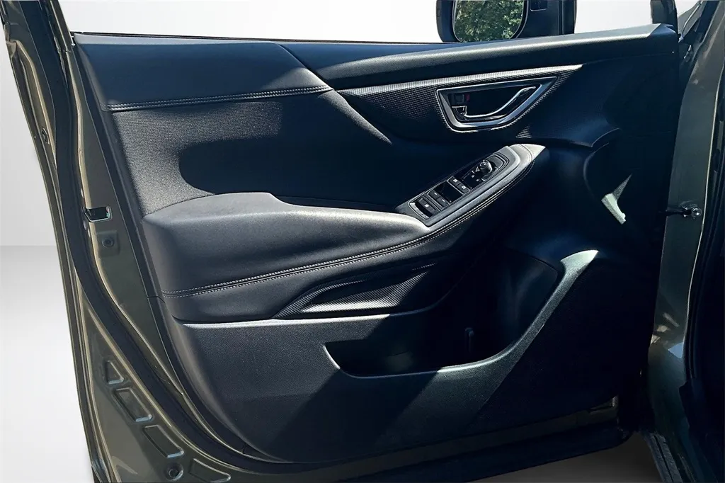 2022 Subaru Forester Premium photo 18