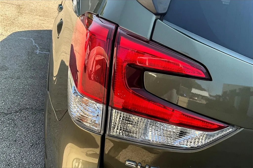 2022 Subaru Forester Premium photo 19