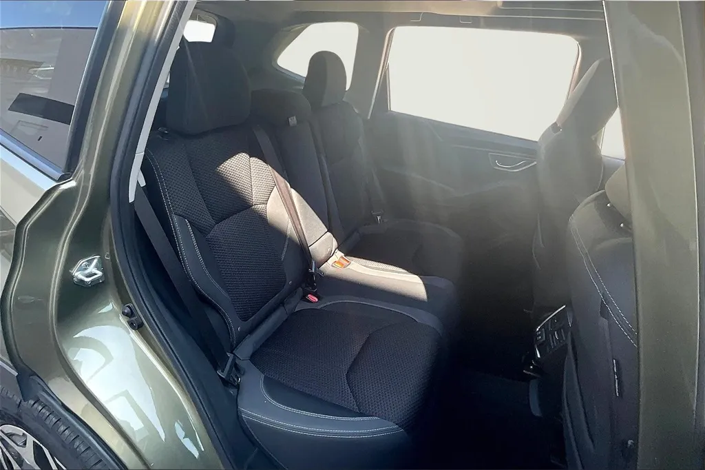 2022 Subaru Forester Premium photo 8