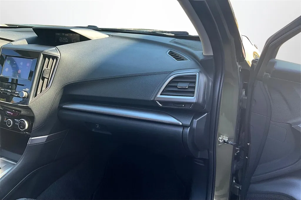 2022 Subaru Forester Premium photo 20