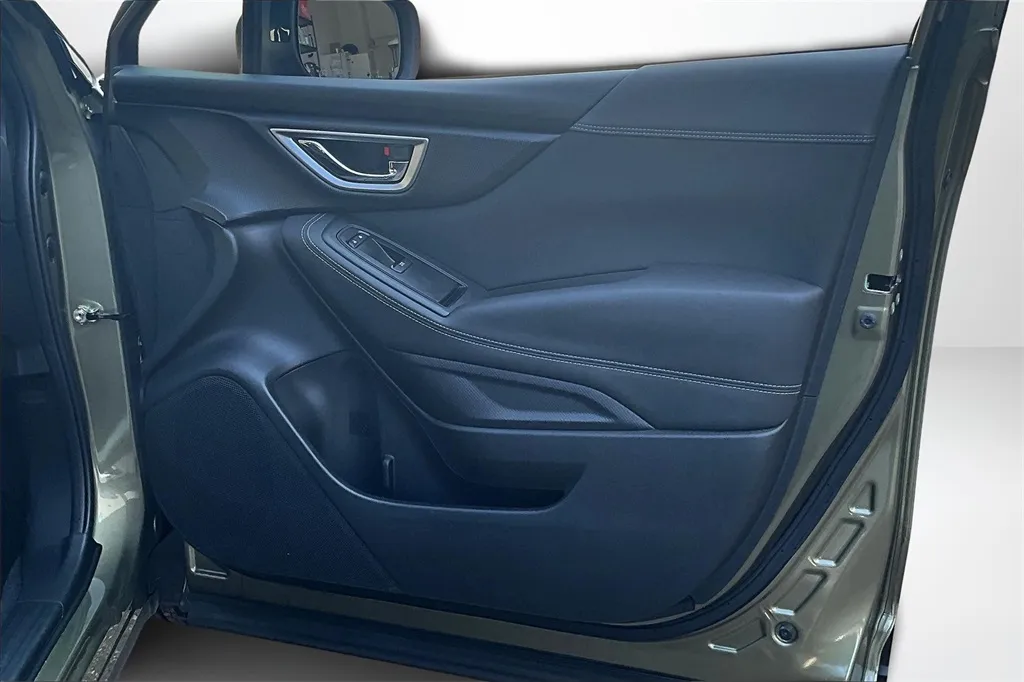 2022 Subaru Forester Premium photo 9