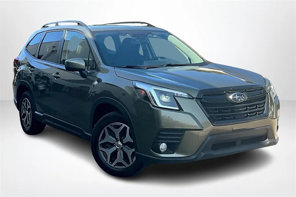 2022 Subaru Forester Premium photo 24