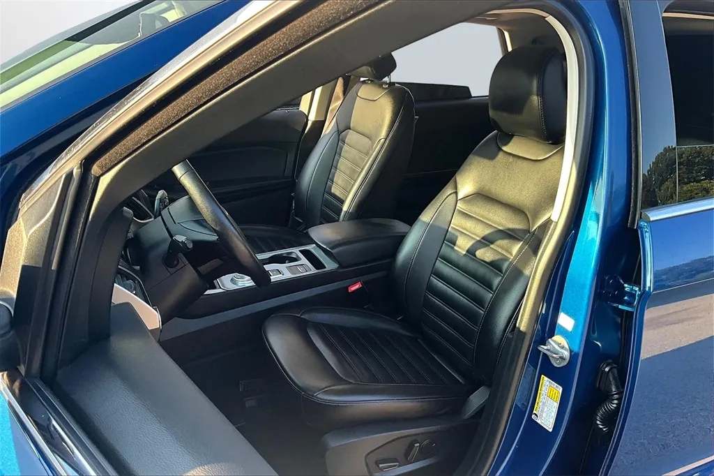 2022 Ford Edge SEL photo 26