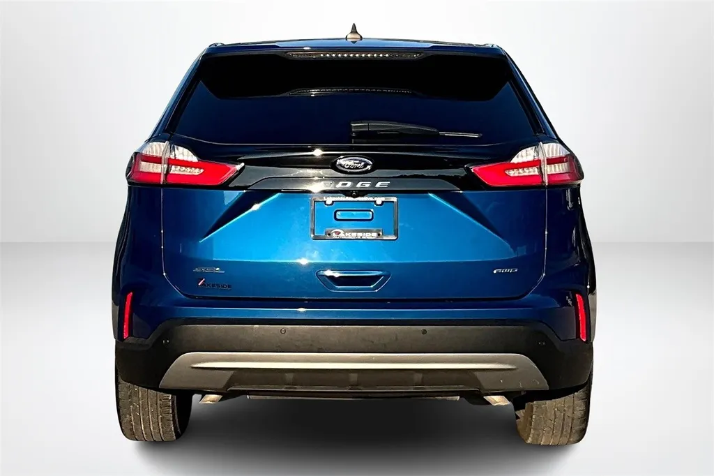 2022 Ford Edge SEL photo 22