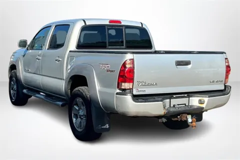 More photos of 2006 Toyota Tacoma at Lakeside Automotive Group, MI