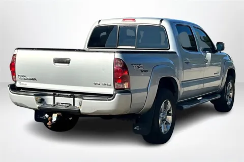 More photos of 2006 Toyota Tacoma at Lakeside Automotive Group, MI
