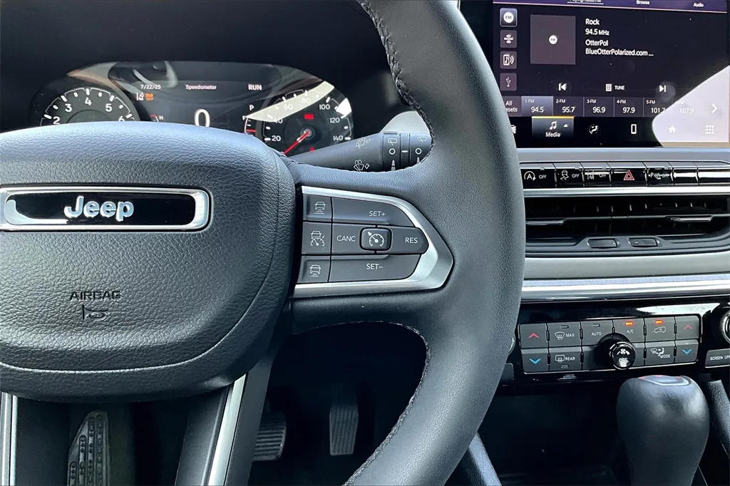 2023 Jeep Compass Limited photo 26
