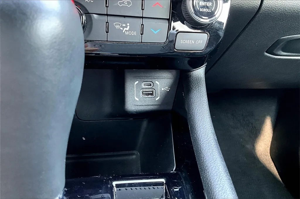 2023 Jeep Compass Limited photo 6