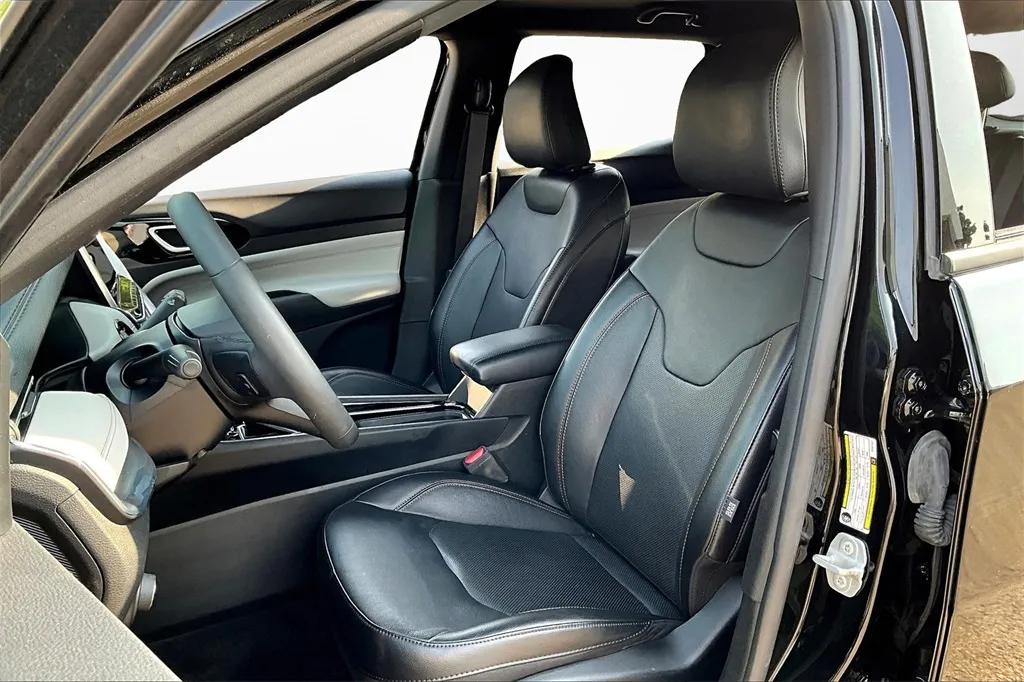 2023 Jeep Compass Limited photo 29